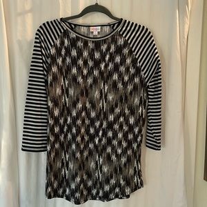 LulaRoe Randy Tee
